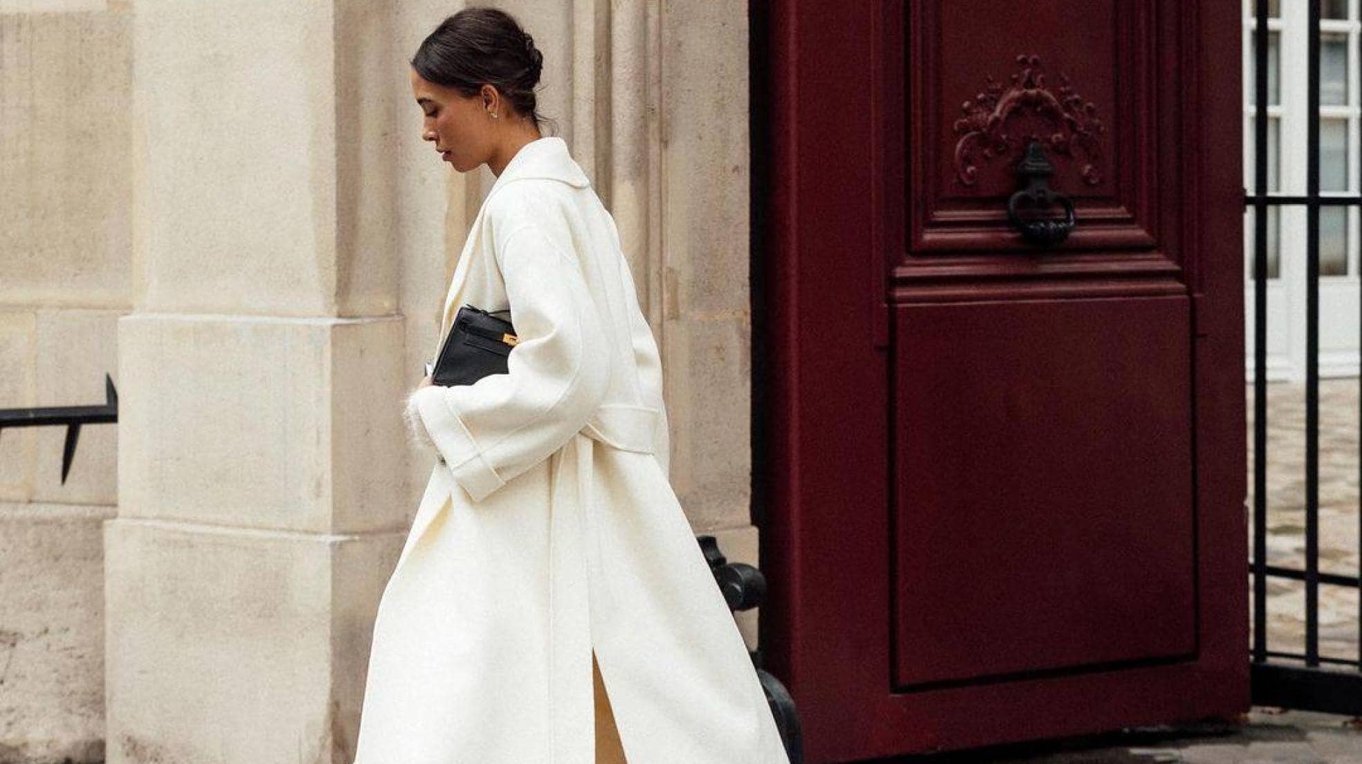 Esta temporada necesitas un elegante abrigo blanco que rejuvenece el look y combina con | Mujer Hoy