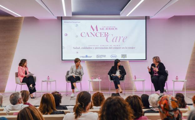 En la segunda mesa redonda intervinieron la dra. Laura García Estévez, coordinadora de la Unidad Multidisciplinar de Mama de MD Anderson Cancer Center Madrid; la dra. Gema Moreno, jefa de investigación traslacional de la Fundación MD Anderson Cancer Center España y Leonor Prieto, directora científica de La Roche Posay, y trataron el «Cambio del abordaje del cáncer de mama. ¿Hacia dónde nos dirigimos? Últimas investigaciones y avances al respecto».