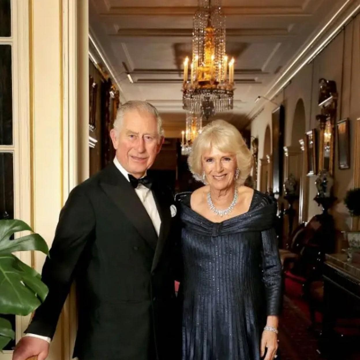 Carlos III y Camilla Parker Bowles en su residencia de Clarence House./DR