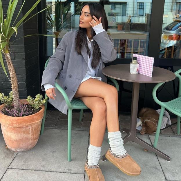 Ni botas calentitas altas, ni cortas: este es el nuevo zapato de moda superventas que llevan las influencers a todas partes