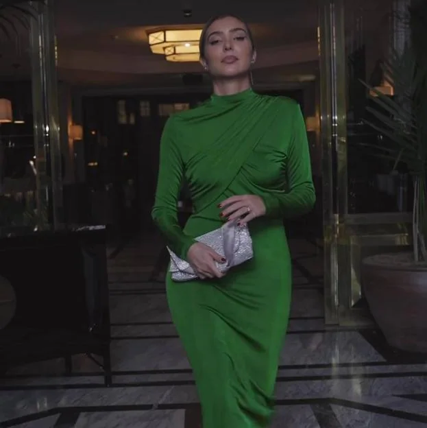 balcón Campaña Bienes Este es el agotadísimo vestido verde favorecedor y sofisticado que causa  furor en Instagram | Mujer Hoy