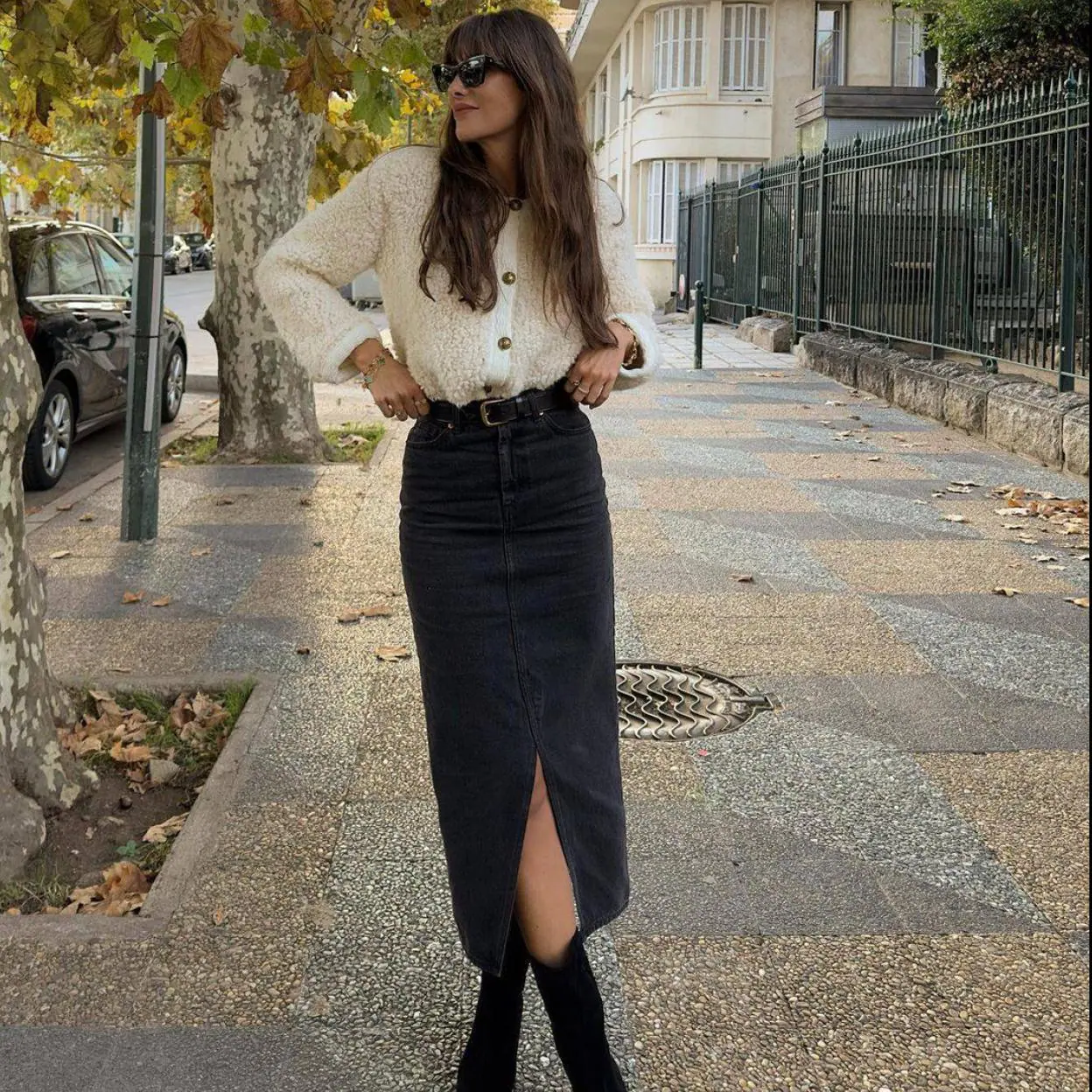 pesado Basura Sitio de Previs Trucos de estilo elegantes de las francesas para llevar la falda vaquera  midi todos los días de la semana | Mujer Hoy