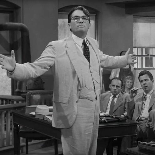 Gregory Peck, en una escena del juicio en la película Matar a un ruiseñor (1962).