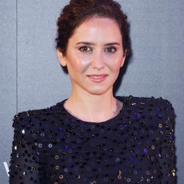 El espectacular vestido negro de lentejuelas de Isabel Díaz Ayuso que ya tienes en Zara: su lookazo en los Premios Mujerhoy 2022