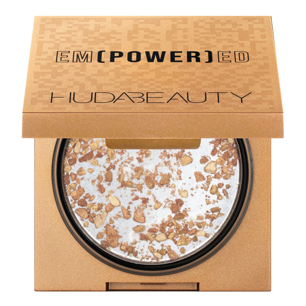 Empowered Gloss Facial Iluminador de Huda Beauty.