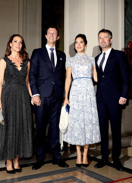 Joaquín y Federico de Dinamarca con sus esposas, Marie Cavallier y Mery Donaldson. Foto: DR