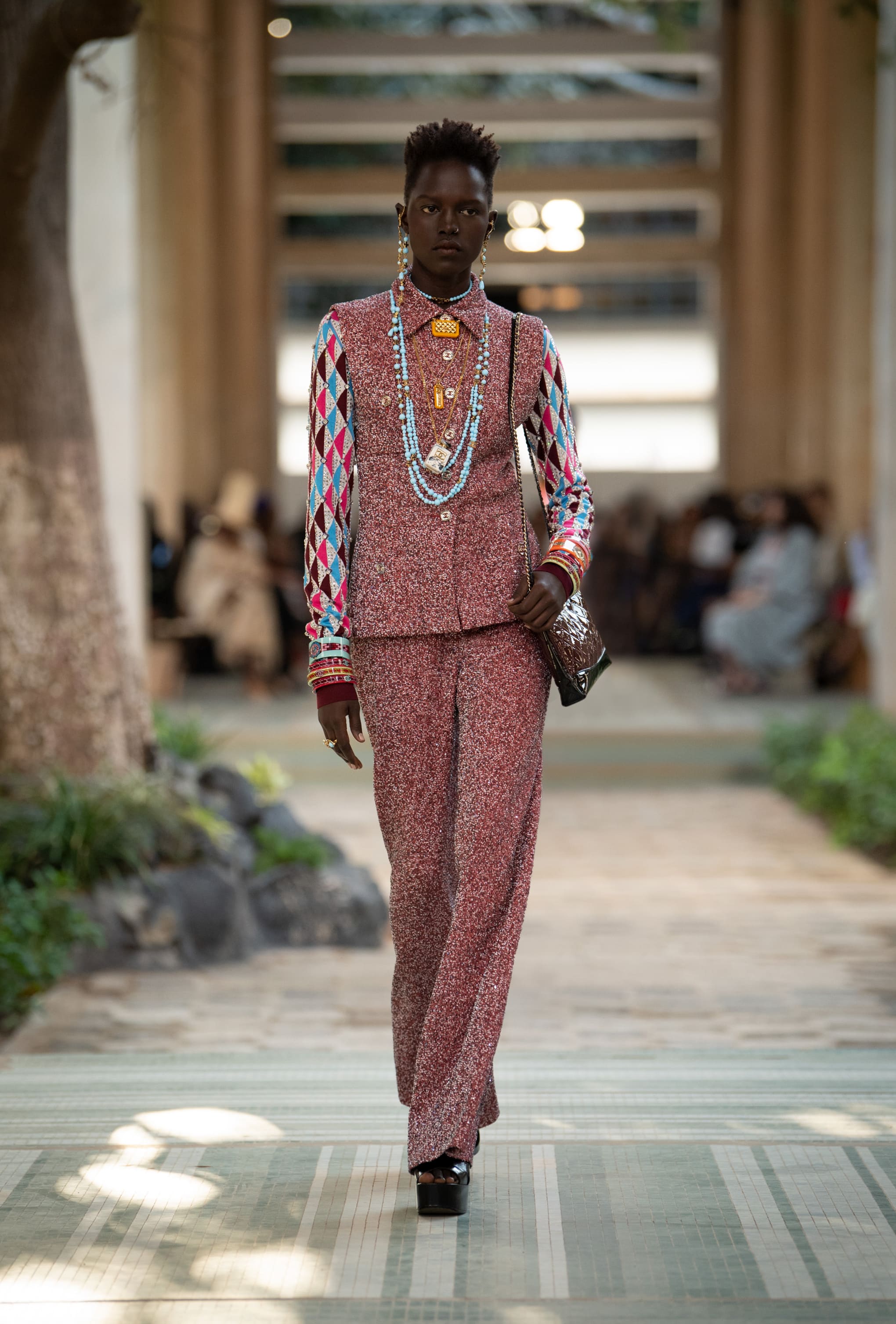 Chanel presenta la Colección Métiers d’Art 2022/23 en Dakar