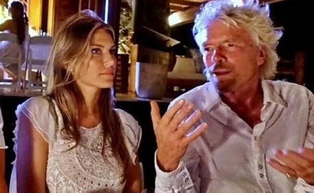 Eva Kaili con sir Richard Branson en la isla privada que posee el millonario en el Caribe