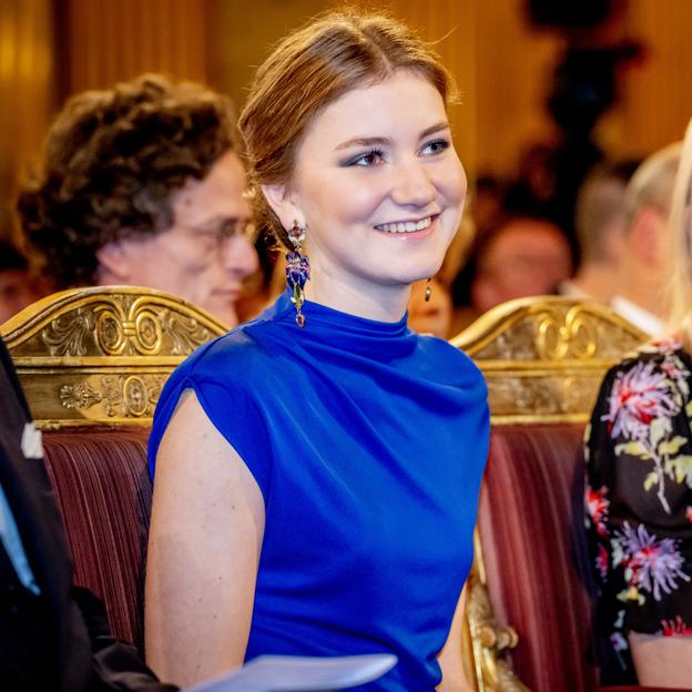 La princesa Elisabeth de Bélgica imita a la reina Letizia: el espectacular vestido azul que le ha hecho ser la royal mejor vestida