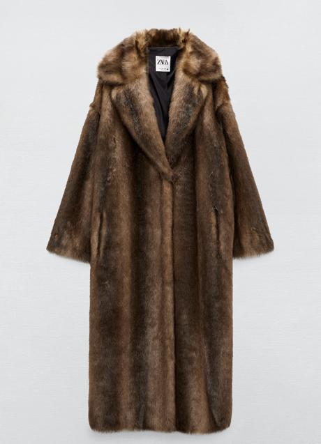 Las influencers +50 agotan el abrigo de pelo de Zara más moderno y