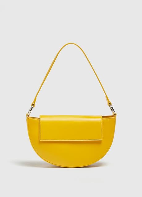 Bolso de hombro amarillo de Pull&Bear, 12,99€ (antes 15,99€).