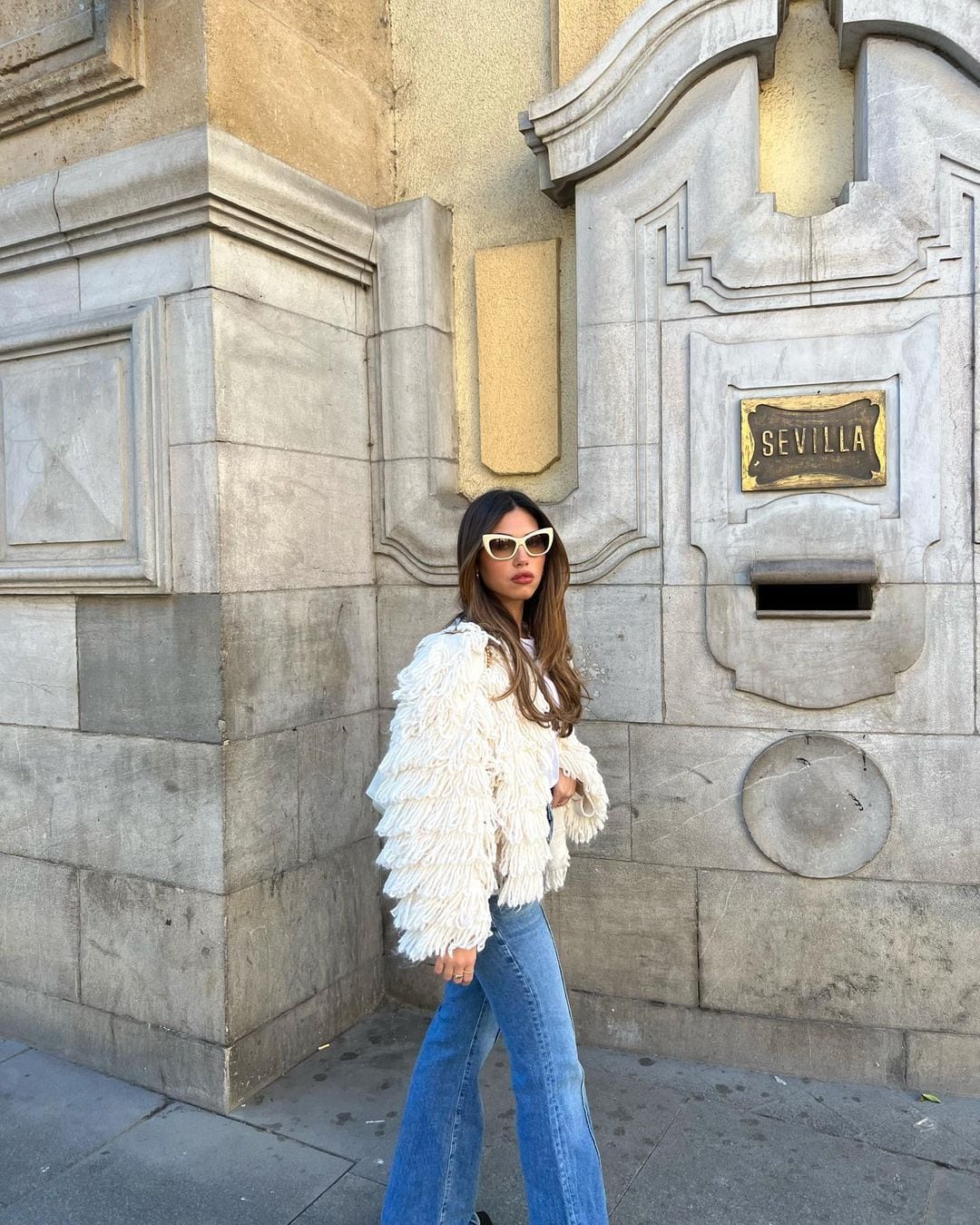 Moda moda: El cárdigan más vendido de rebajas de Mango: con flecos, blanco lleno de | Mujer Hoy