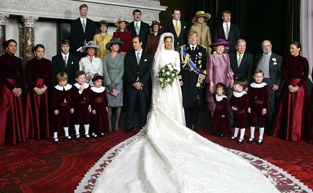 Foto de familia de la boda de Guillermo y Máxima de Holanda, sin los padres de la novia, a los que no autorizaron asistir.