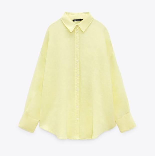 La camisa amarilla de Zara.