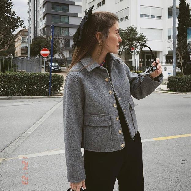 Esta es la chaqueta superventas de nueva colección que ha arrasado en Instagram por lo ponible y elegante que es