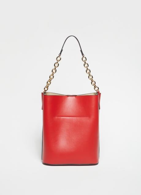 Bolso con cadena de Sfera (22,99 euros)