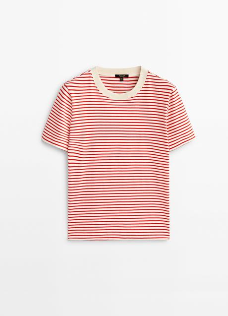 Camiseta con estampado de rayas de Massimo Dutti (29,99 euros)