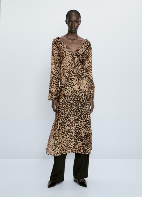 Vestido con estampado animal de Massimo Dutti (89,99 euros)