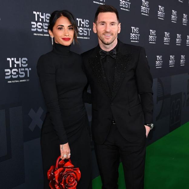 Antonella Rocuzzo acompañada de su marido, el futbolista Lionel Messi.