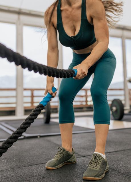 Mujer haciendo Battle Rope/ Pexels