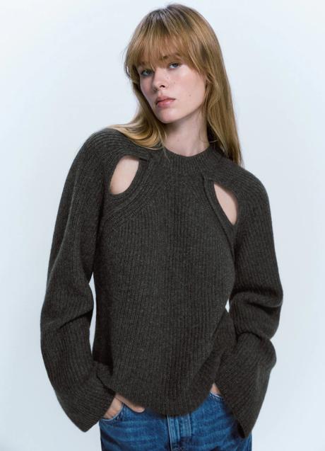 Jumper with openings, €69.95 (before €89.95).