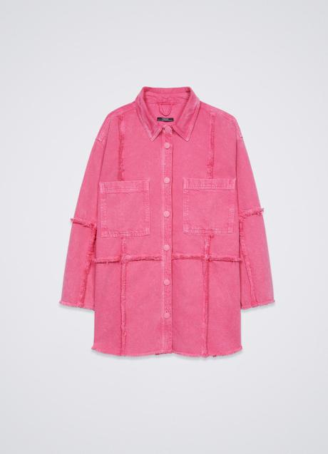 Chaqueta rosa con bolsillos de Parfois (39,99 euros)