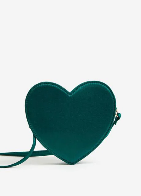 Green heart-shaped bag from H&M.  Photo: H&M:
