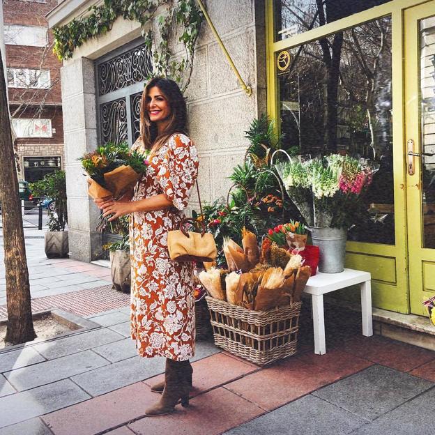 Los looks favoritos de Nuria Roca para vestir bien en primavera están en Cortefiel