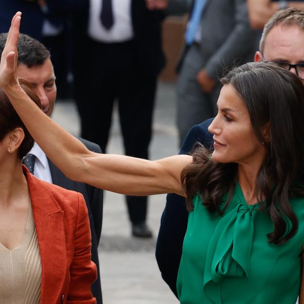 La reina Letizia con brazos musculados.