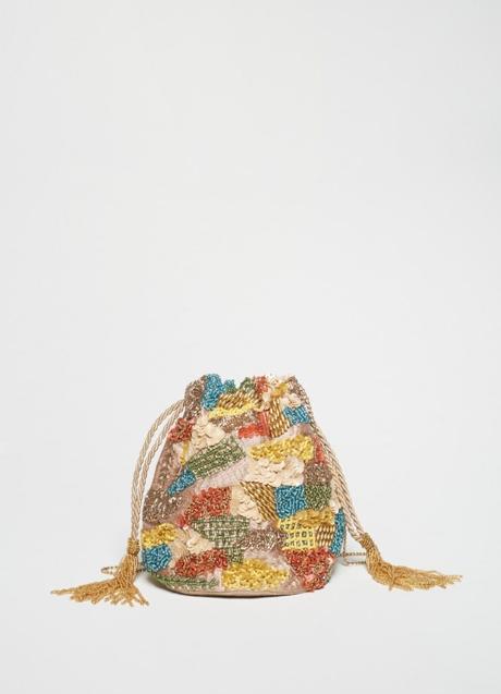 Bolso con abalorios de Sfera (16,99 euros)