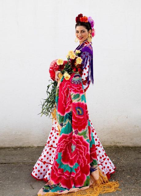 Letizia en Feria de plan de Lourdes Montes y Vicky Martín Berrocal para vestir a la reina de flamenca | NUTesla | The Informant