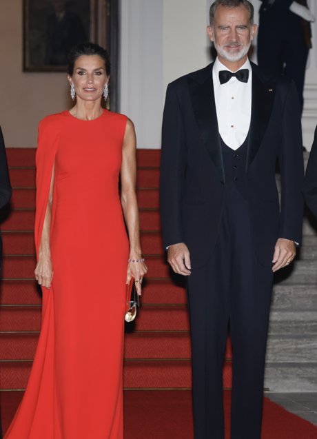 La reina Letizia y el rey Felipe, en la cena de gala de su viaje oficial a Alemania, el pasado octubre. (FOTO: GTRES)