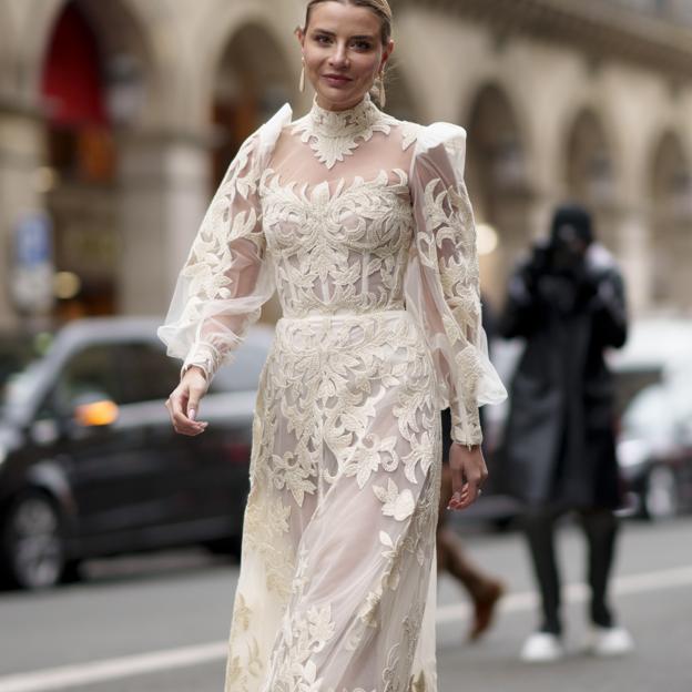 Nos hemos enamorado de este vestido de palabra de honor de Zara que quieren todas las novias