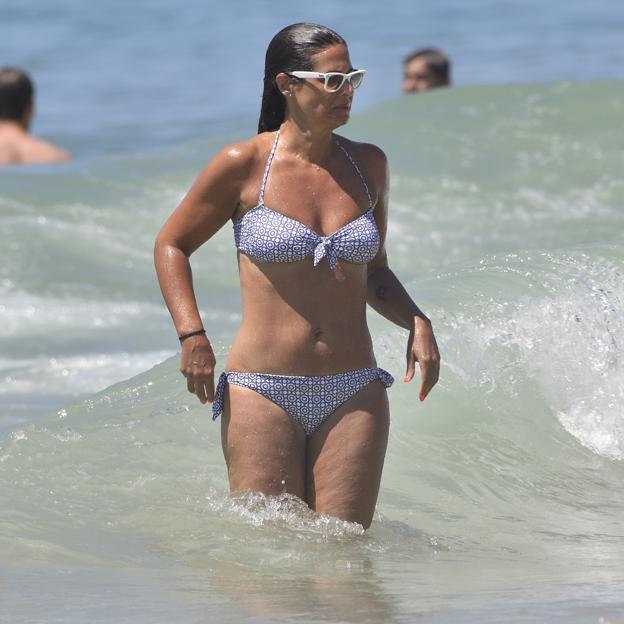 El espectacular cuerpo de Nuria Roca a los 51 años. 