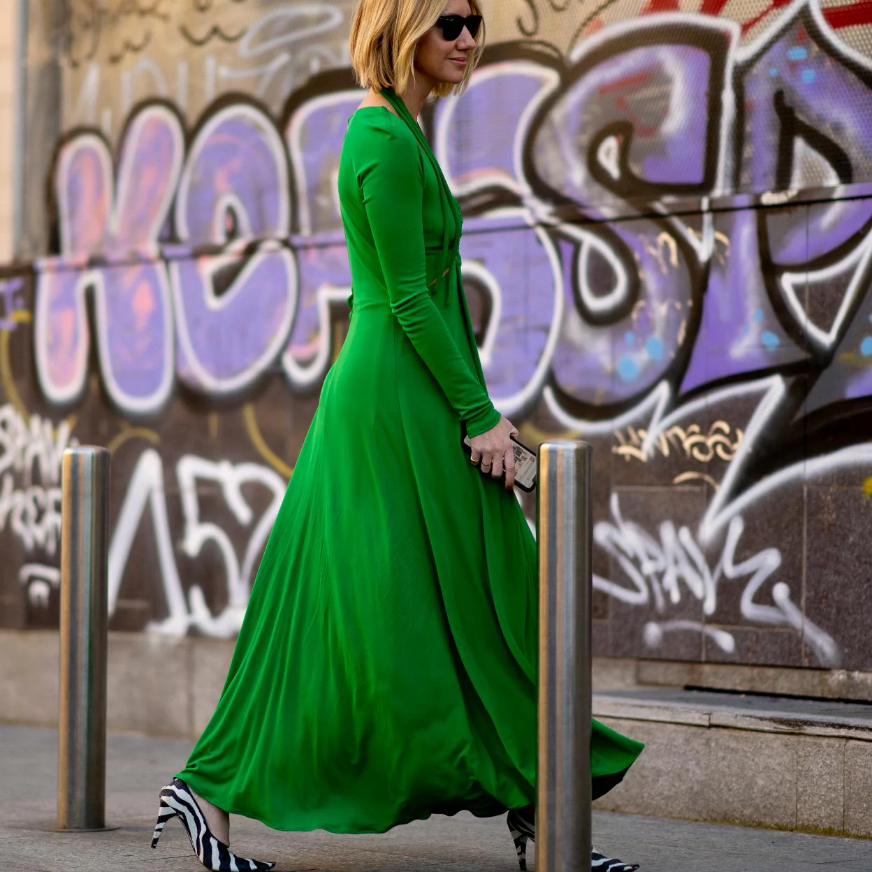 H&M tiene el vestido verde que reduce una talla y favorece a todas