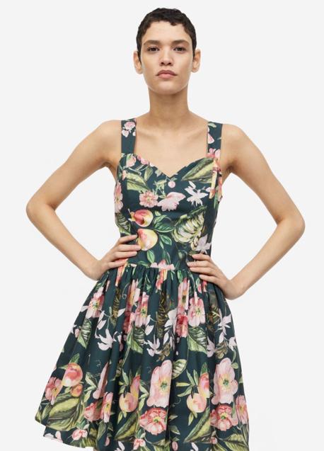 Vestido con estampado de flores de H&M (39,99 euros)