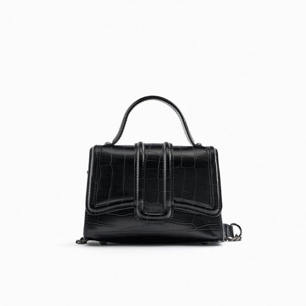 Bolso negro mini City de Zara.