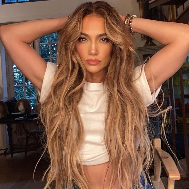 Los tres potentes ejercicios con los que Jennifer Lopez consigue un abdomen de acero y un vientre plano