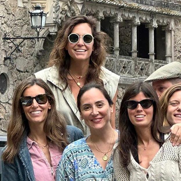 La despedida de soltera de Tamara Falcó rezando en Fátima con sus amigas religiosas (mientras Íñigo Onieva viaja a todo lujo a San Sebastián)