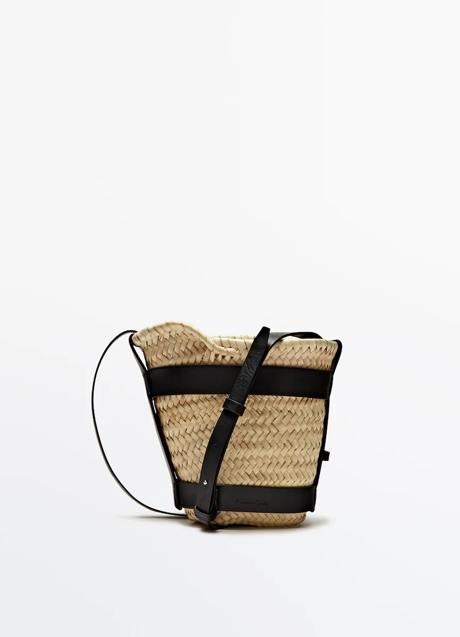 Bolso de rafia de Massimo Dutti (79,95 euros)