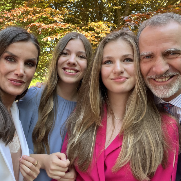 Con esta foto de la graduación de Leonor, la reina Letizia se convierte en la mejor fotógrafa de la familia real.