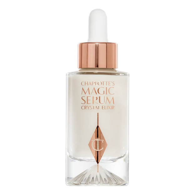 Charlotte's Magic Serum Crystal Elixir es el sérum que ha usado Amaia Salamanca.