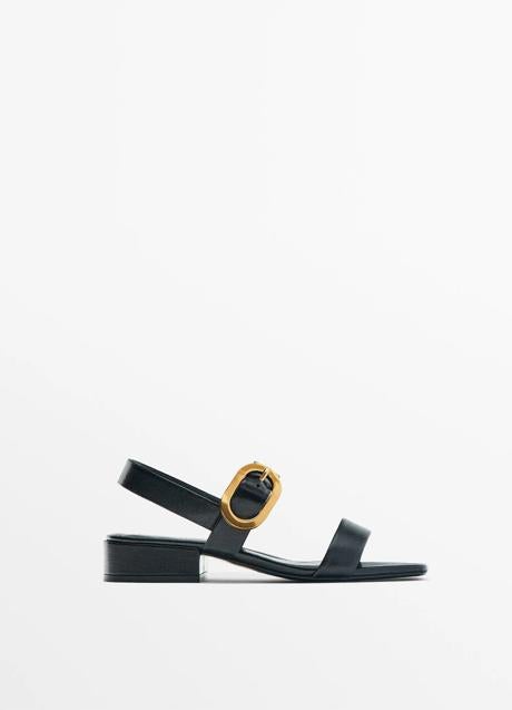 Sandalias negras de Massimo Dutti (89,95 euros)