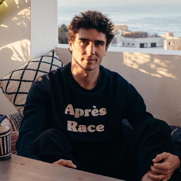 Albert Arenas lo tiene todo para gustarle a Victoria Federica: es guapo, deportista de élite y aficionado al surf. 