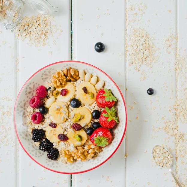 Cinco recetas con avena para desayunar que ayudan a controlar la glucosa y a bajar los niveles de triglicéridos