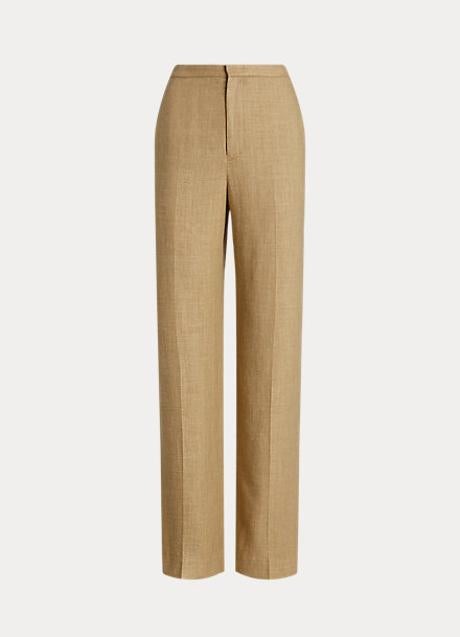 Pantalones en color beige de Ralph Lauren. Foto: Ralph Lauren.