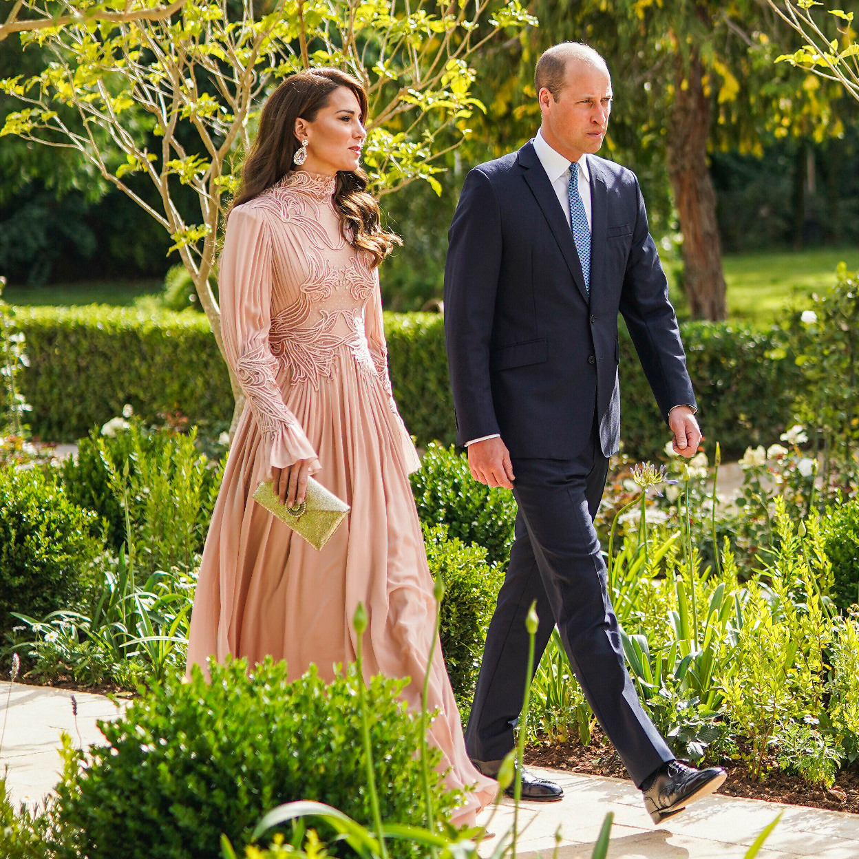 Kate Middleton y el príncipe Guillermo en la boda del heredero Hussein de Jordania y Rajwa Alseif./gtres