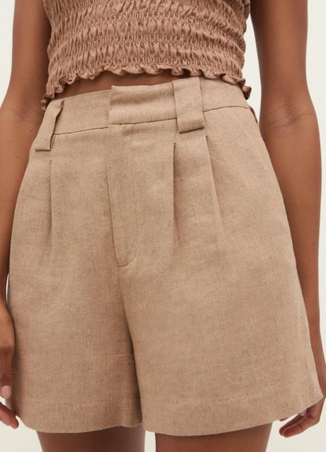 Bermudas de lino de Stradivarius (35,99 euros)