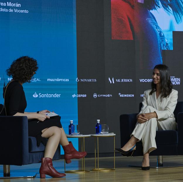 Andrea Morán, periodista de Vocento, y Sara Khadem, ajedrecista profesional. 