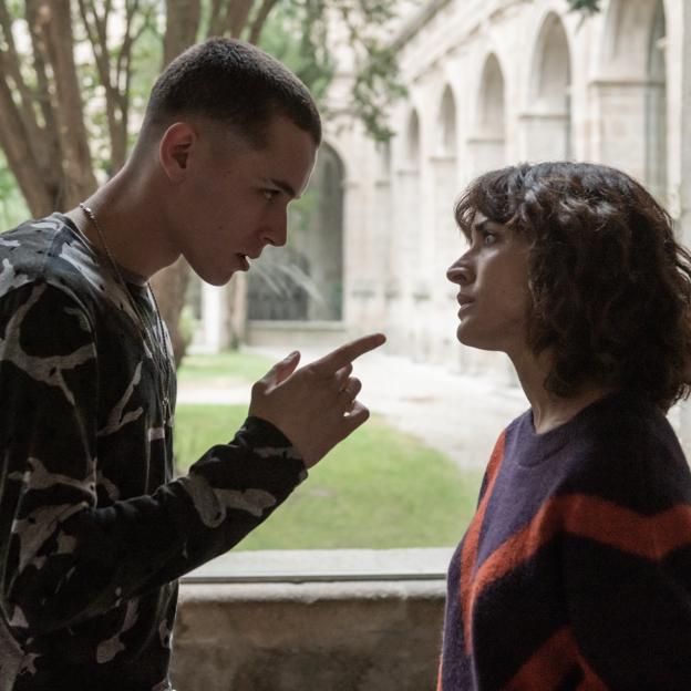 Inma Cuesta y Arón Piper en un fotograma de la serie El desorden que dejas. 